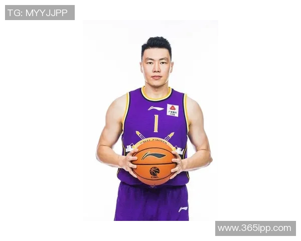 李根：从篮球场上的闪耀星光到人生舞台的坚韧奋斗者